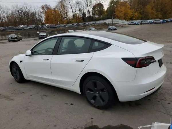 5YJ3E1EA0PF486195 2023 TESLA MODEL 3 - Image 2