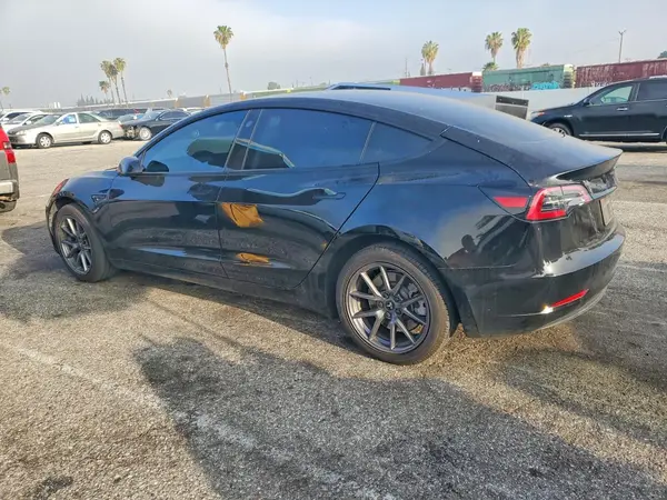 5YJ3E1EA0PF493857 2023 TESLA MODEL 3 - Image 2