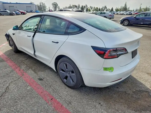 5YJ3E1EA0PF499013 2023 TESLA MODEL 3 - Image 2