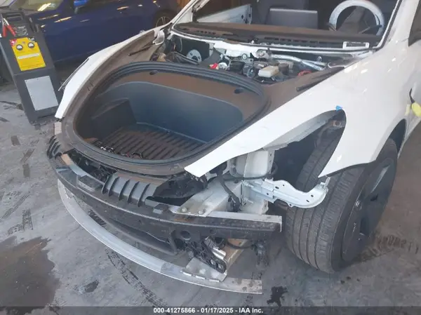 2023 TESLA MODEL 3 IAAI lot 41275866 auction photo 6