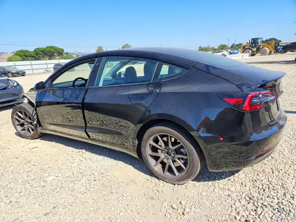 5YJ3E1EA0PF510334 2023 TESLA MODEL 3 - Image 2