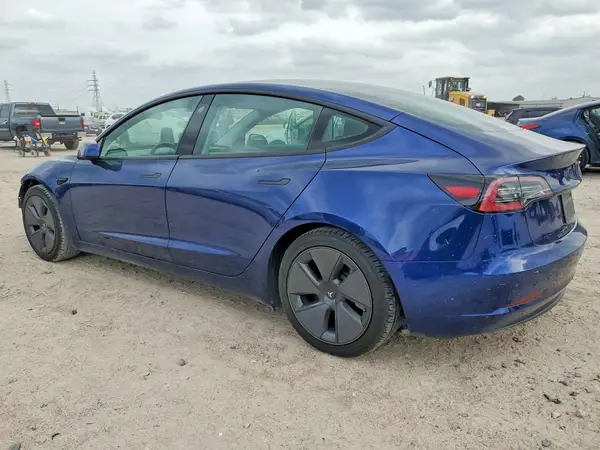 5YJ3E1EA0PF518708 2023 TESLA MODEL 3 - Image 2