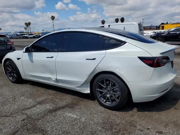 5YJ3E1EA0PF548923 2023 TESLA MODEL 3 - Image 2