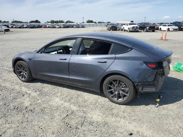 5YJ3E1EA0PF551482 2023 TESLA MODEL 3 - Image 2