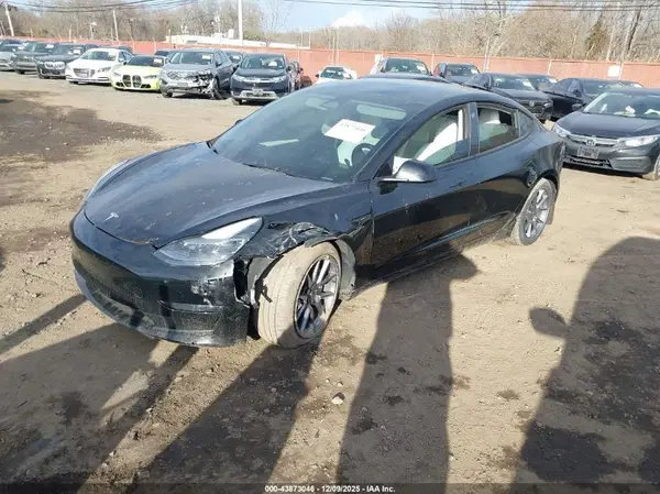 5YJ3E1EA0PF552020 2023 TESLA MODEL 3 - Image 2