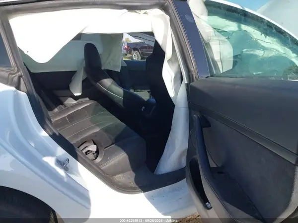 5YJ3E1EA0PF554110 2023 TESLA MODEL 3 - Image 8