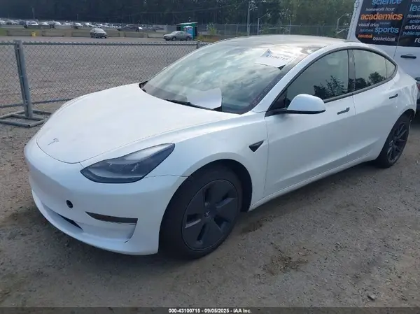 5YJ3E1EA0PF554432 2023 TESLA MODEL 3 - Image 2