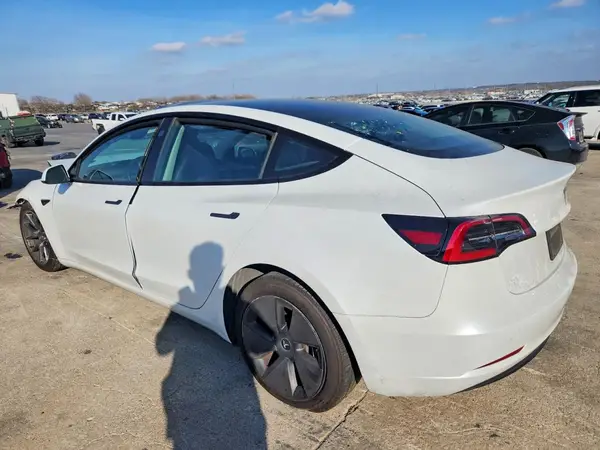 5YJ3E1EA0PF556570 2023 TESLA MODEL 3 - Image 2