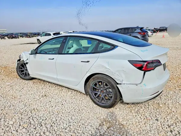 5YJ3E1EA0PF565530 2023 TESLA MODEL 3 - Image 2