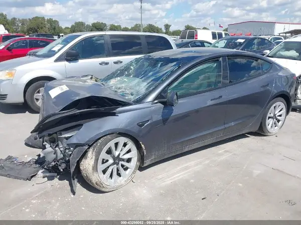 5YJ3E1EA0PF569044 2023 TESLA MODEL 3 - Image 2