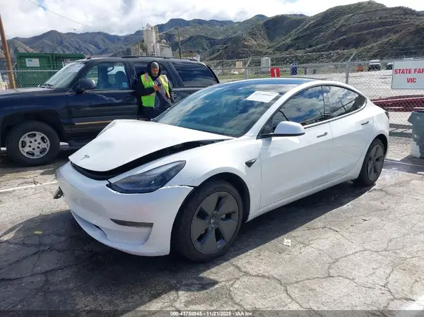 5YJ3E1EA0PF570534 2023 TESLA MODEL 3 - Image 2