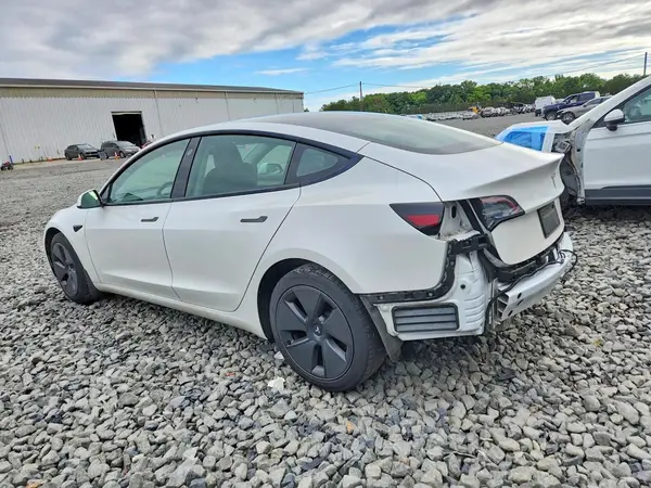 5YJ3E1EA0PF573918 2023 TESLA MODEL 3 - Image 2