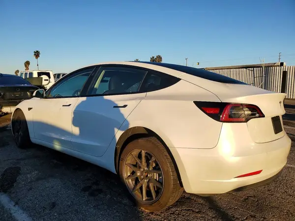 5YJ3E1EA0PF578648 2023 TESLA MODEL 3 - Image 2