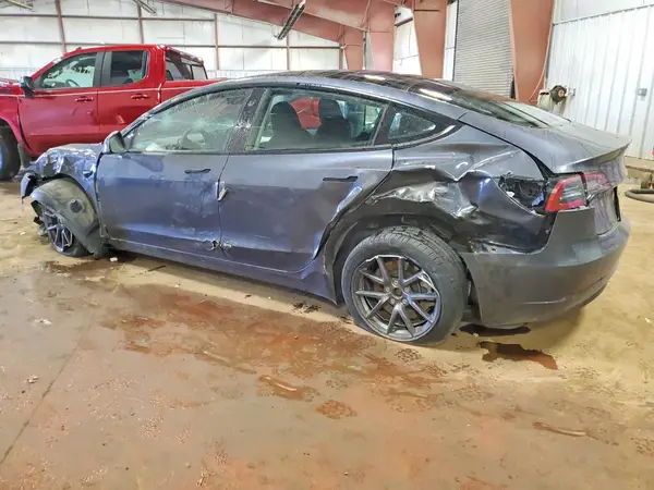 5YJ3E1EA0PF581811 2023 TESLA MODEL 3 - Image 2
