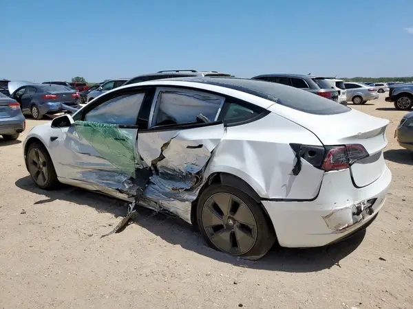 5YJ3E1EA0PF583588 2023 TESLA MODEL 3 - Image 2