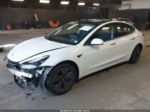 5YJ3E1EA0PF585700 2023 TESLA MODEL 3 - Image 2