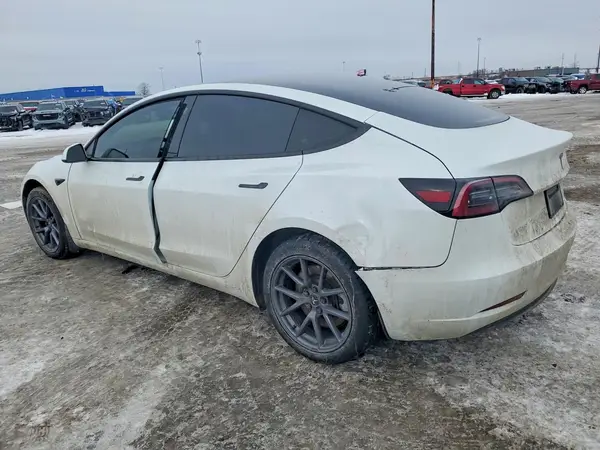 5YJ3E1EA0PF586071 2023 TESLA MODEL 3 - Image 2