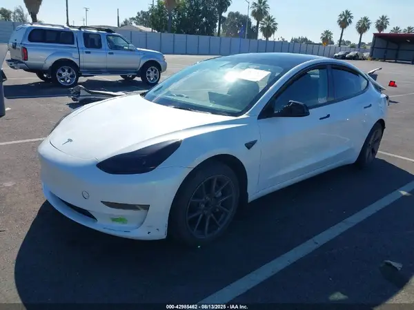 5YJ3E1EA0PF593960 2023 TESLA MODEL 3 - Image 2