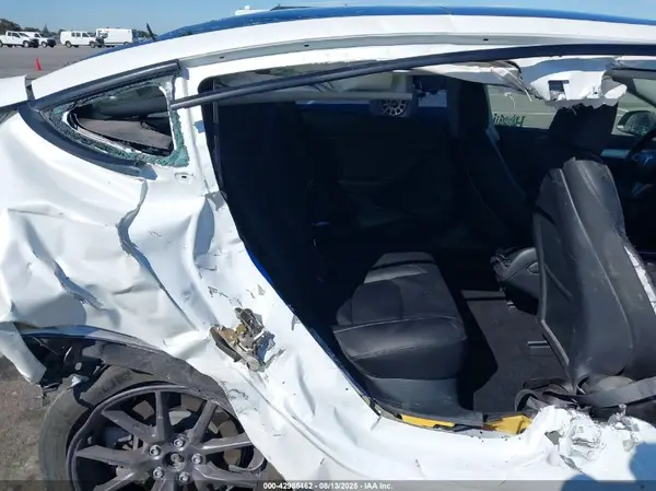 5YJ3E1EA0PF593960 2023 TESLA MODEL 3 - Image 8
