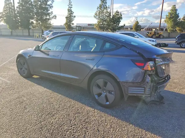 5YJ3E1EA0PF617464 2023 TESLA MODEL 3 - Image 2