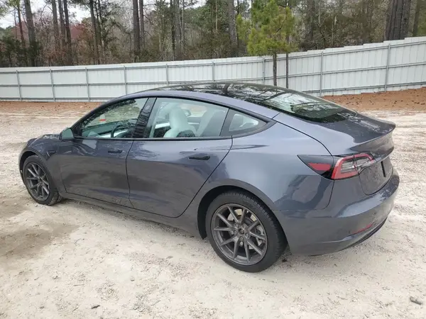 5YJ3E1EA0PF620784 2023 TESLA MODEL 3 - Image 2