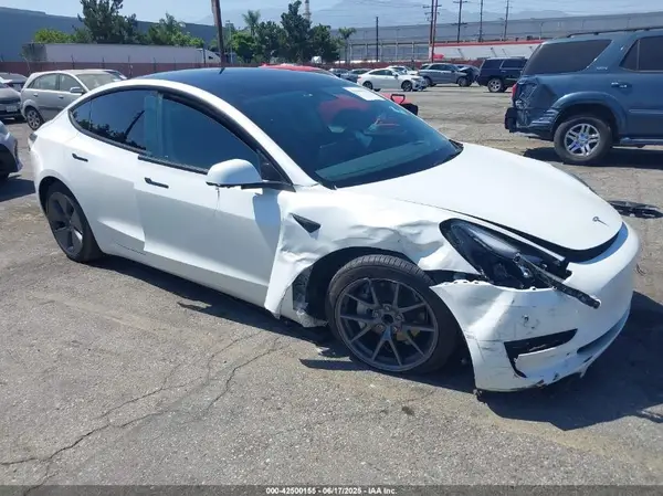 5YJ3E1EA0PF621448 2023 TESLA MODEL 3 - Image 1
