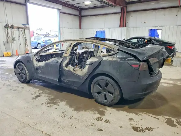 5YJ3E1EA0PF621742 2023 TESLA MODEL 3 - Image 2