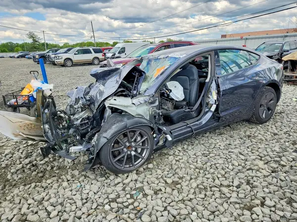 5YJ3E1EA0PF657818 2023 TESLA MODEL 3 - Image 1