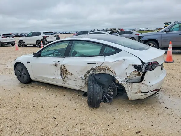 5YJ3E1EA0PF659228 2023 TESLA MODEL 3 - Image 2