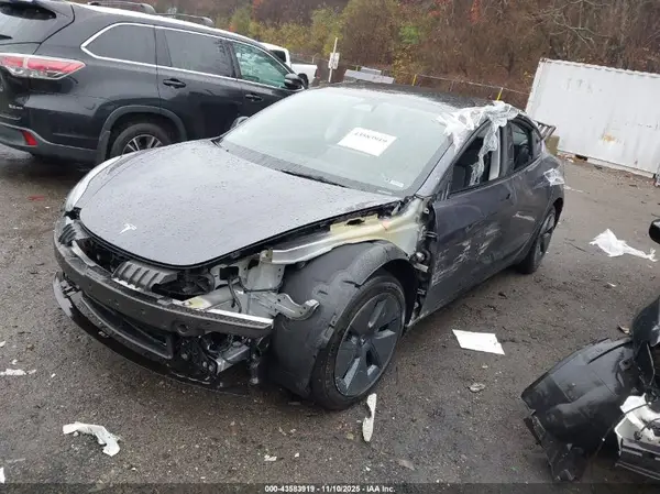 5YJ3E1EA0PF667846 2023 TESLA MODEL 3 - Image 2