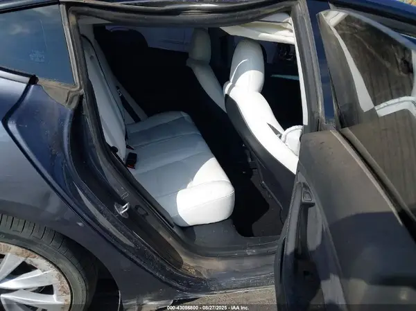 5YJ3E1EA0PF668981 2023 TESLA MODEL 3 - Image 8