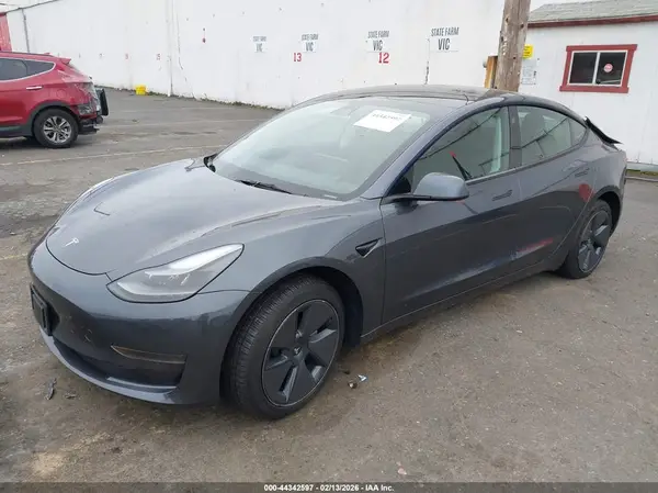 5YJ3E1EA0PF669130 2023 TESLA MODEL 3 - Image 2