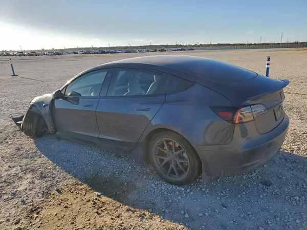 5YJ3E1EA0PF675770 2023 TESLA MODEL 3 - Image 2