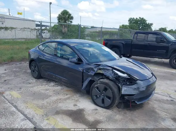 5YJ3E1EA0PF676773 2023 TESLA MODEL 3 - Image 1
