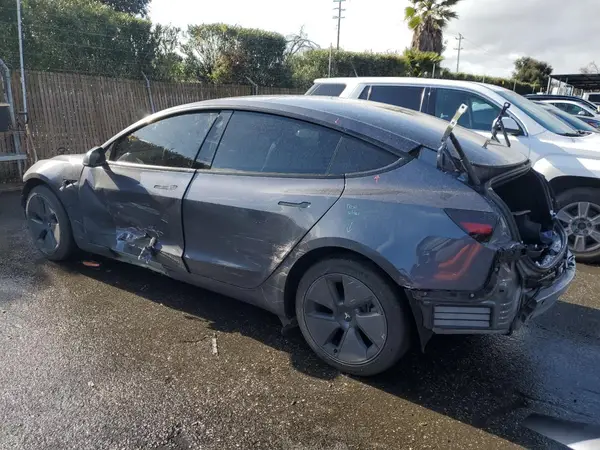 5YJ3E1EA0PF677275 2023 TESLA MODEL 3 - Image 2