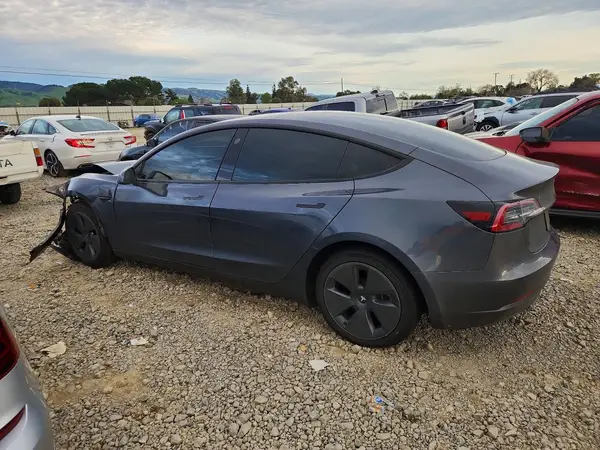 5YJ3E1EA0PF682606 2023 TESLA MODEL 3 - Image 2