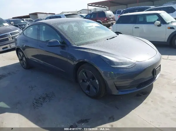 5YJ3E1EA0PF693637 2023 TESLA MODEL 3 - Image 1