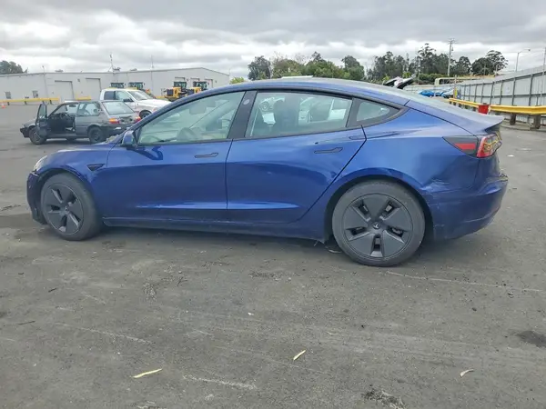 5YJ3E1EA0PF696652 2023 TESLA MODEL 3 - Image 2