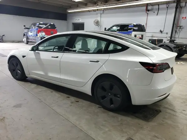 5YJ3E1EA0PF696960 2023 TESLA MODEL 3 - Image 2