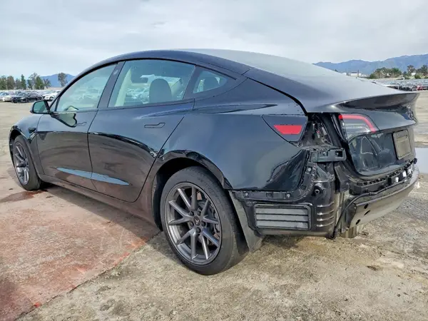 5YJ3E1EA0PF709657 2023 TESLA MODEL 3 - Image 2