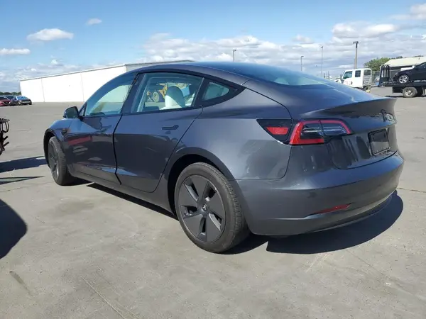 5YJ3E1EA0PF711084 2023 TESLA MODEL 3 - Image 2