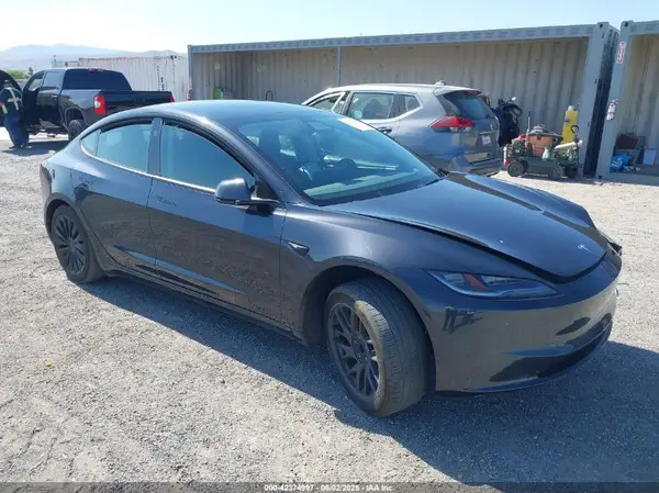 5YJ3E1EA0RF721469 2024 TESLA MODEL 3 - Image 1