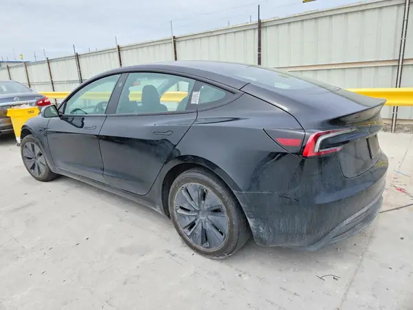5YJ3E1EA0RF724520 2024 TESLA MODEL 3 - Image 2