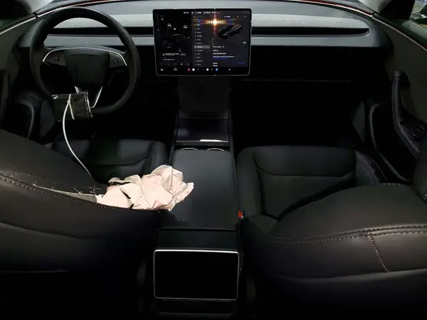 5YJ3E1EA0RF725067 2024 TESLA MODEL 3 - Image 8