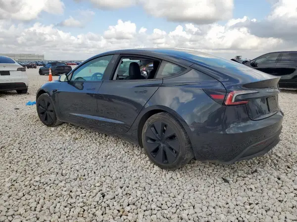 5YJ3E1EA0RF727658 2024 TESLA MODEL 3 - Image 2