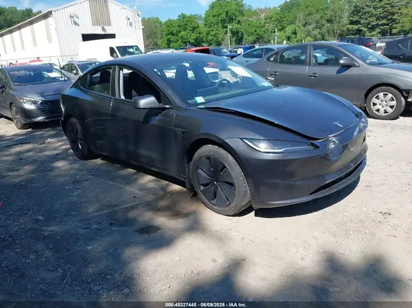5YJ3E1EA0RF738479 2024 TESLA MODEL 3 - Image 1