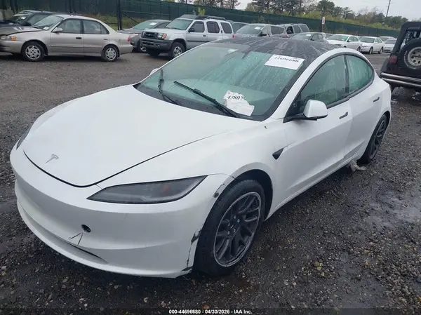 5YJ3E1EA0RF741561 2024 TESLA MODEL 3 - Image 2
