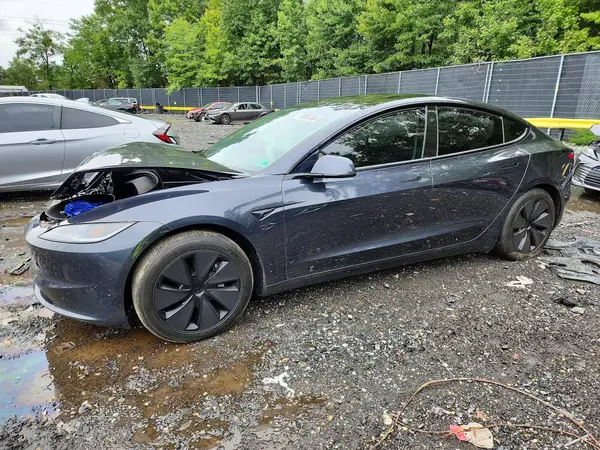 5YJ3E1EA0RF749546 2024 TESLA MODEL 3 - Image 1