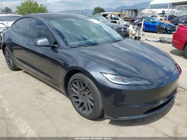 5YJ3E1EA0RF782725 2024 TESLA MODEL 3 - Image 1