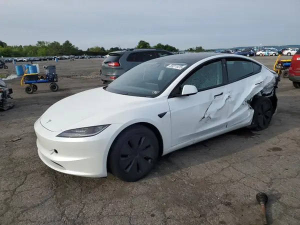 5YJ3E1EA0RF830904 2024 TESLA MODEL 3 - Image 1